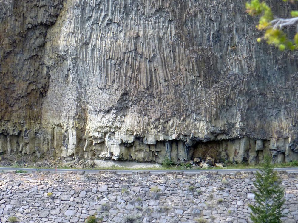 Yellowstone Tower Roosevelt (15).JPG